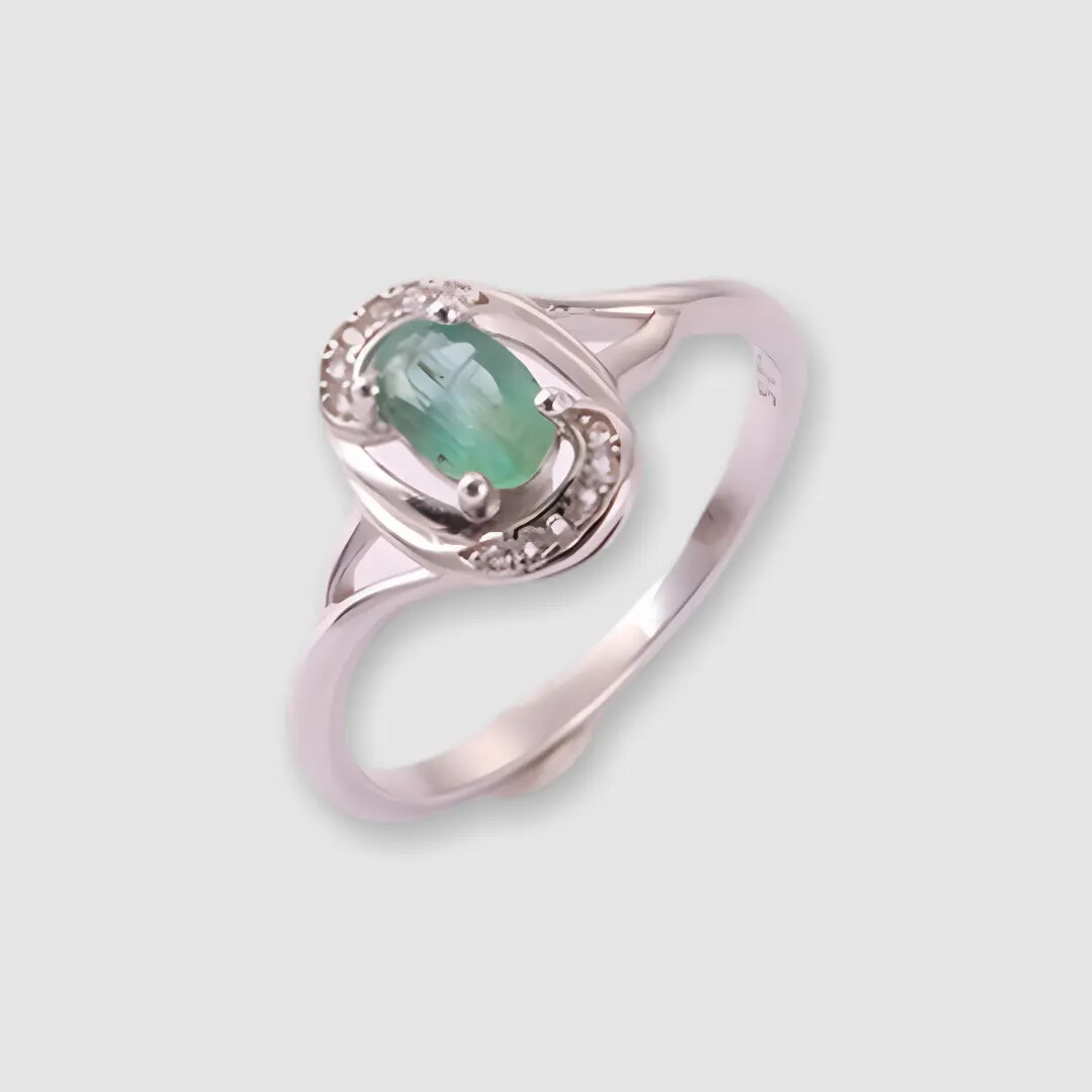 Серебряное кольцо с изумрудом